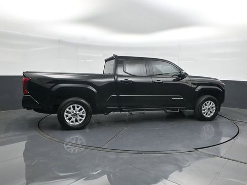 Used 2025 Toyota Tacoma SR5 AWD/4WD image 3