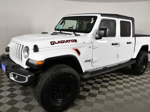 Used 2021 Jeep Gladiator Overland AWD/4WD image 10