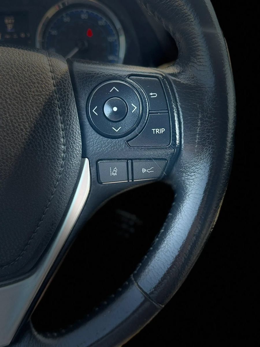 Used 2017 Toyota Corolla SE w/ Carpet Mat Package (TMS) FWD image 36