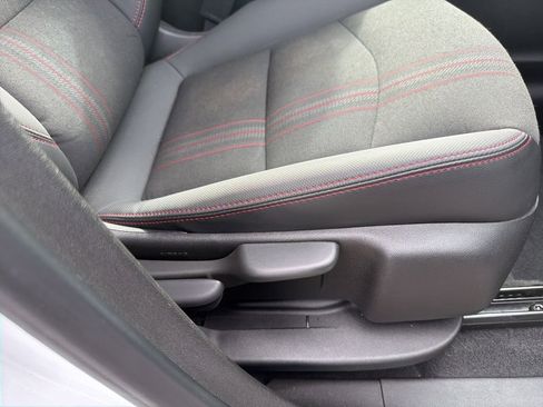 Used 2022 Chevrolet Equinox RS image 29