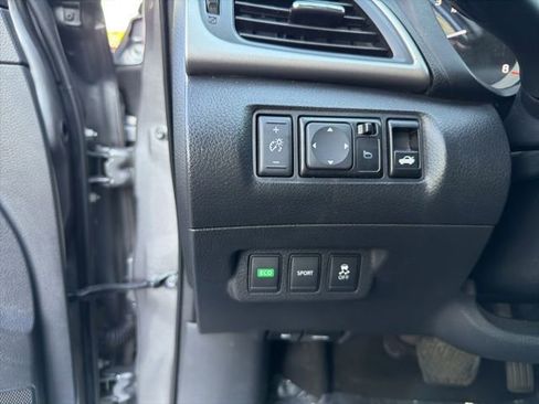 Used 2015 Nissan Sentra SR FWD image 21