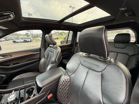 Used 2022 Jeep Grand Cherokee Summit w/ Adv Protech Group IV AWD/4WD image 13