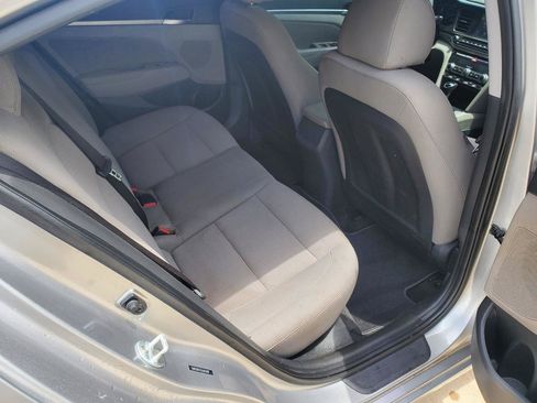 Used 2020 Hyundai Elantra SEL FWD image 7
