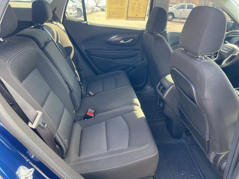 Used 2022 GMC Terrain SLE w/ Driver Convenience Package image 18