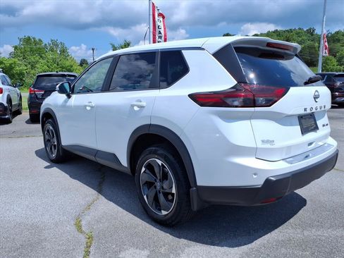Certified 2024 Nissan Rogue SV AWD/4WD image 3