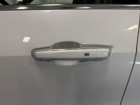 New 2026 Buick Enclave Avenir w/ Super Cruise Package image 12