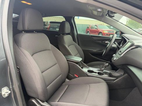 Used 2018 Chevrolet Malibu LT FWD image 22