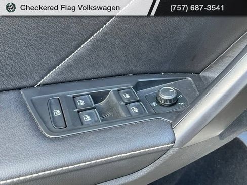 Used 2024 Volkswagen Tiguan SE AWD/4WD image 16