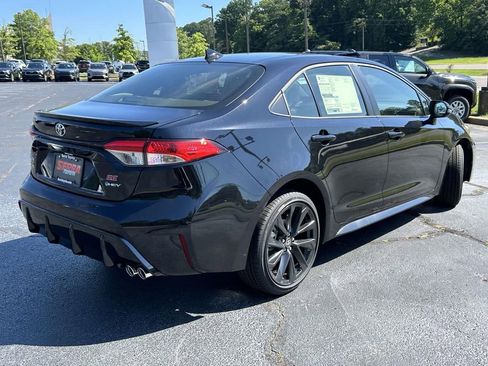 New 2026 Toyota Corolla SE w/ SE Premium Package FWD image 3