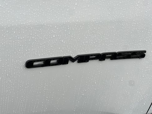 New 2026 Jeep Compass Latitude image 7