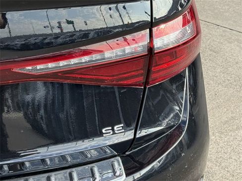 Certified 2025 Volkswagen Jetta SE w/ Sunroof Package image 6