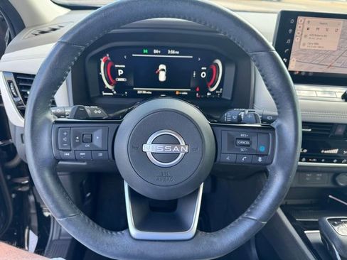 Used 2024 Nissan Rogue SL image 14