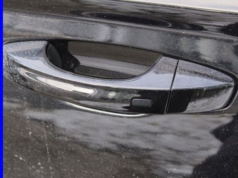 Used 2024 Volkswagen Taos SE image 14