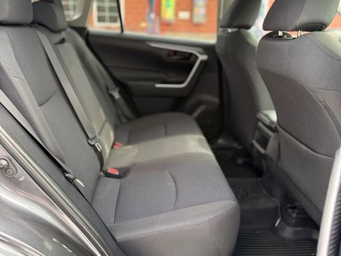Used 2021 Toyota RAV4 LE image 13