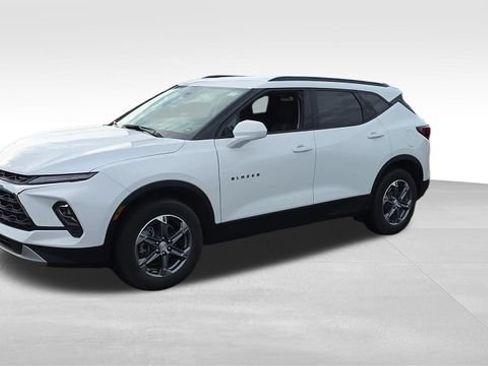 Certified 2024 Chevrolet Blazer LT w/ Convenience Package FWD image 8