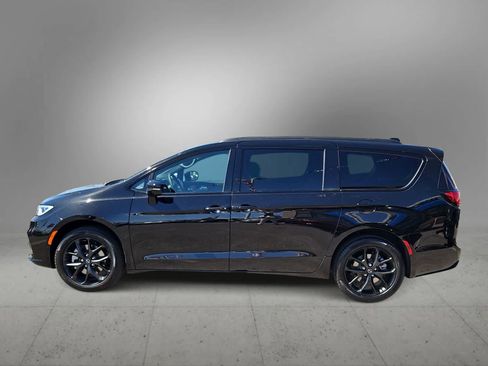 New 2026 Chrysler Pacifica Limited AWD/4WD image 5