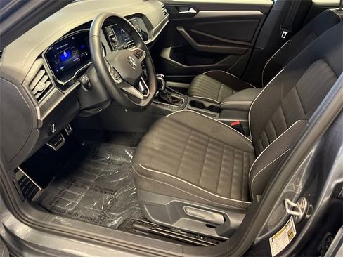 Certified 2024 Volkswagen Jetta Sport image 6