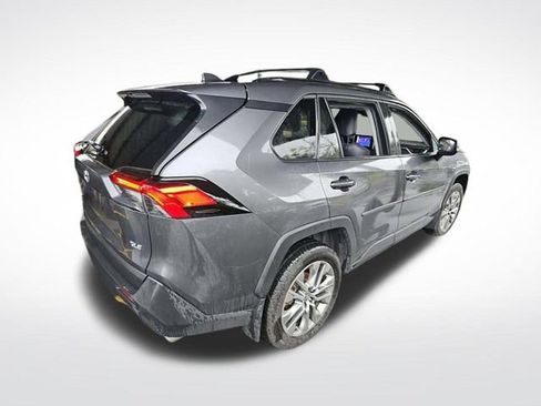 Used 2023 Toyota RAV4 XLE Premium FWD image 17