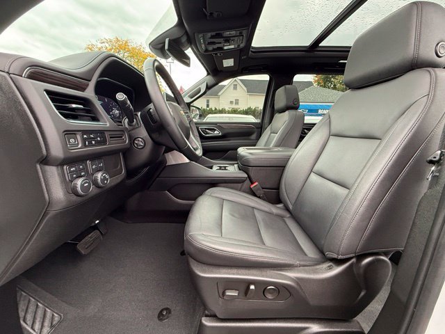 Used 2023 Chevrolet Tahoe LT w/ Luxury Package AWD/4WD image 19