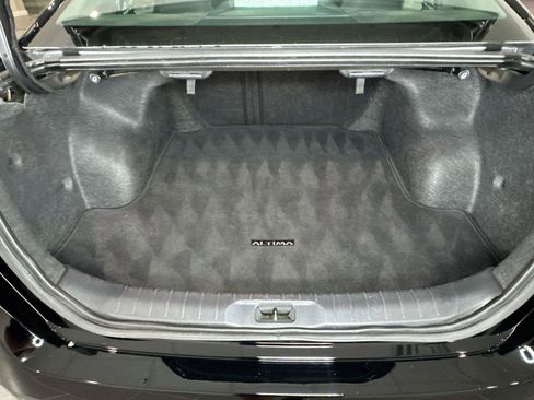 Used 2024 Nissan Altima 2.5 SV FWD image 25