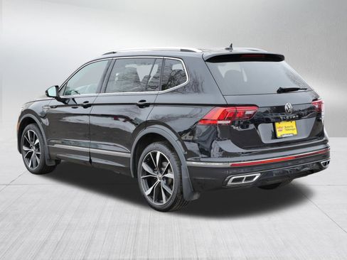 Certified 2022 Volkswagen Tiguan SEL R-Line image 5