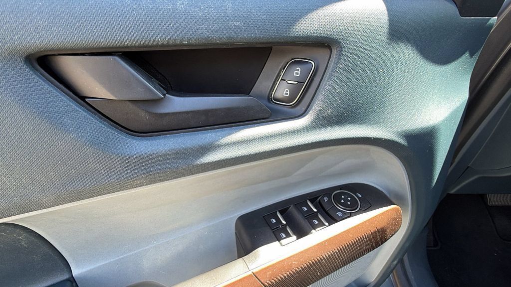 Used 2022 Ford Maverick Lariat FWD image 13