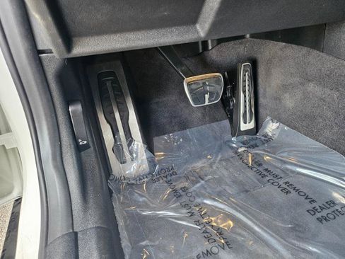 Used 2023 BMW i4 eDrive40 w/ M Sport Package image 34