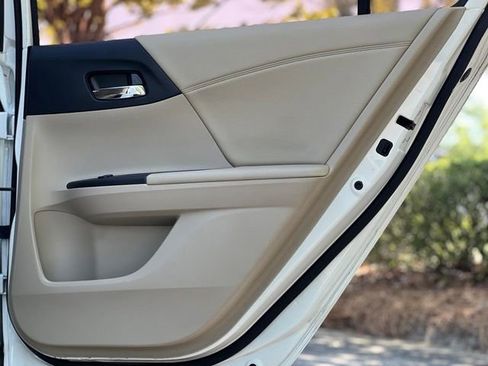 Used 2017 Honda Accord Touring image 17