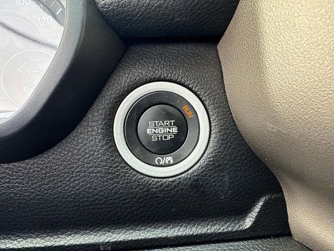Used 2022 RAM 1500 Laramie AWD/4WD image 12