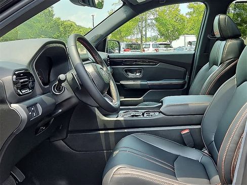 New 2025 Honda Pilot TrailSport image 11