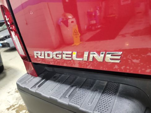 Certified 2023 Honda Ridgeline Sport image 8