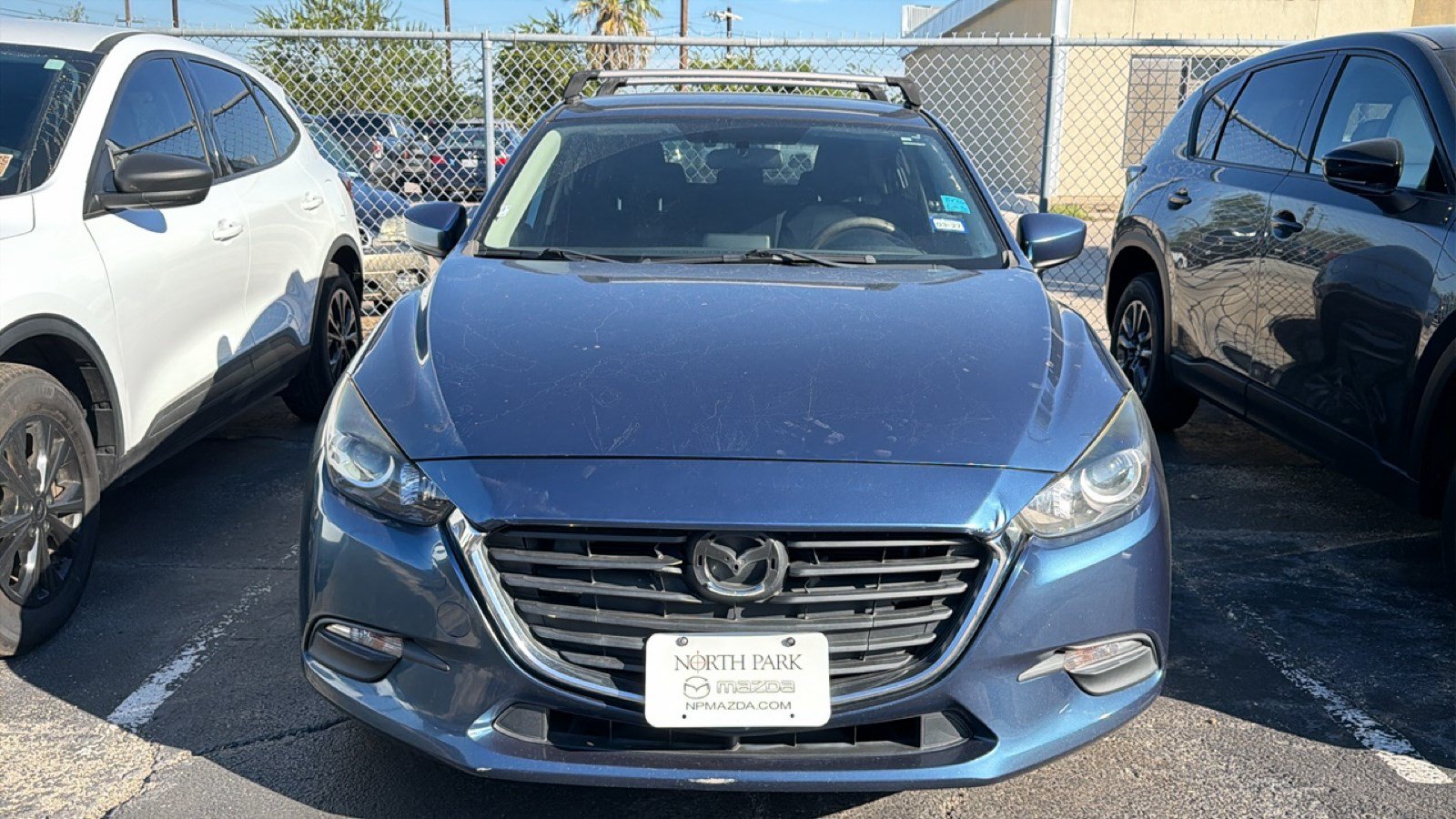 Used 2017 MAZDA MAZDA3 Sport FWD image 3