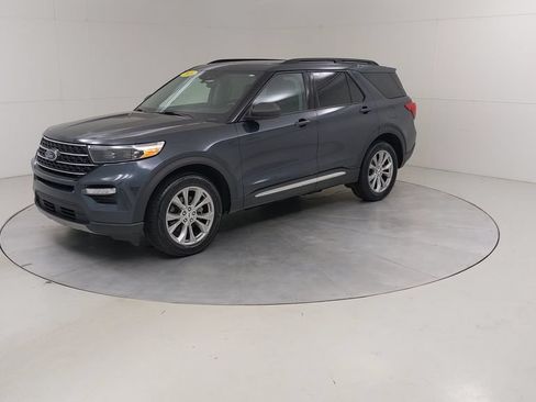 Certified 2023 Ford Explorer XLT w/ Equipment Group 202A AWD/4WD image 21
