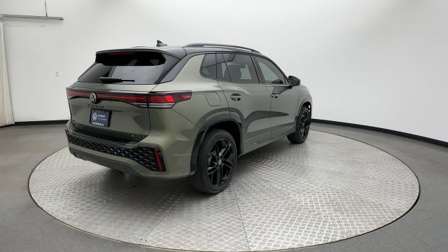 Certified 2026 Volkswagen Tiguan SE R-Line AWD/4WD image 8