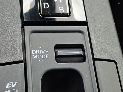 Used 2025 Toyota Prius LE image 23