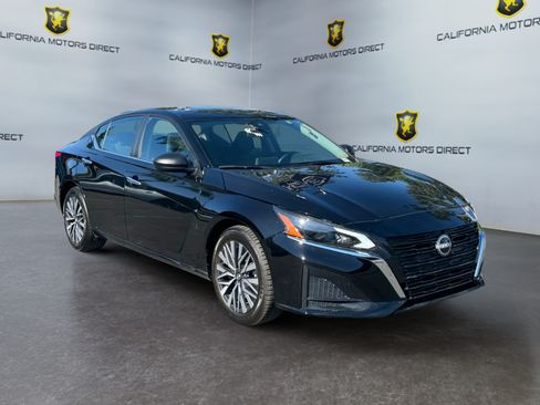 Used 2025 Nissan Altima 2.5 SV FWD image 7