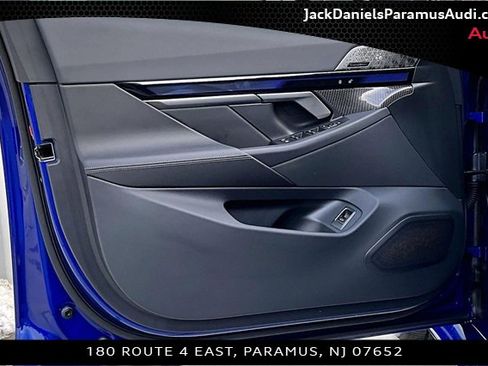 Used 2025 BMW M5 w/ Carbon Package image 15