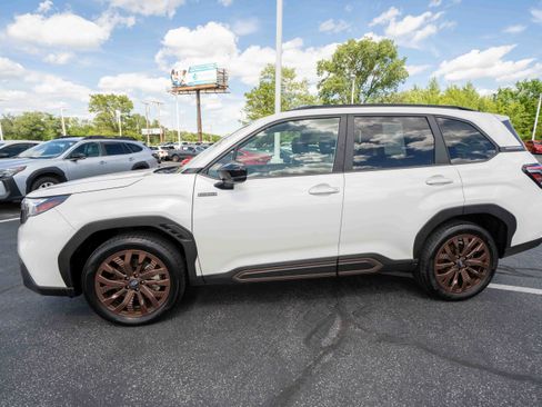Used 2025 Subaru Forester Sport AWD/4WD image 3