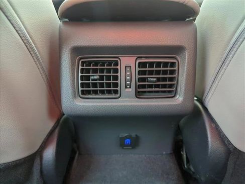 Used 2022 Toyota Camry XLE image 17