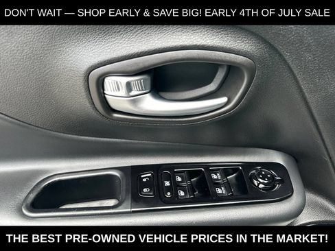 Used 2022 Jeep Renegade Altitude AWD/4WD image 11