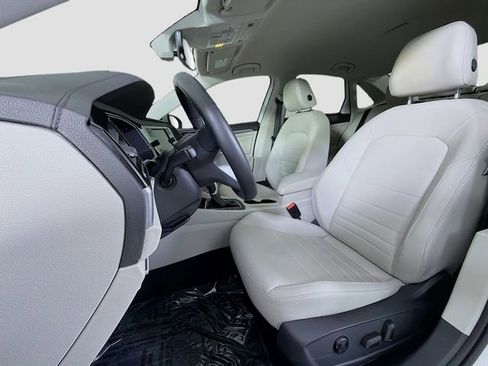 Used 2023 Volkswagen Jetta SE image 11