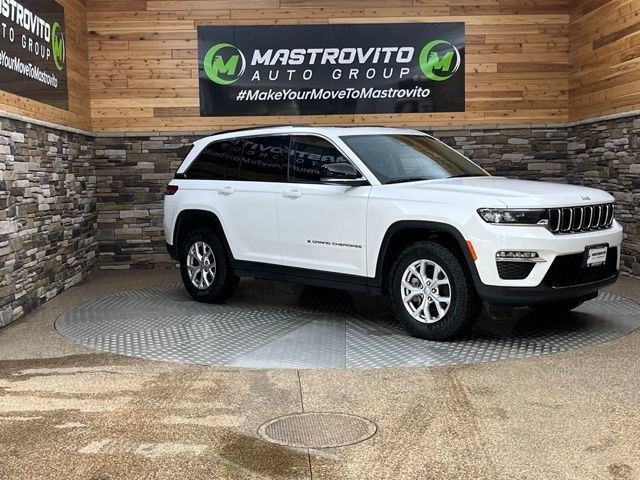 Used 2022 Jeep Grand Cherokee Limited AWD/4WD image 16