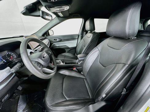 Used 2023 Jeep Compass Latitude AWD/4WD image 20