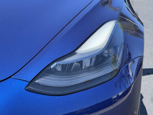 Used 2023 Tesla Model 3 Long Range AWD/4WD image 5
