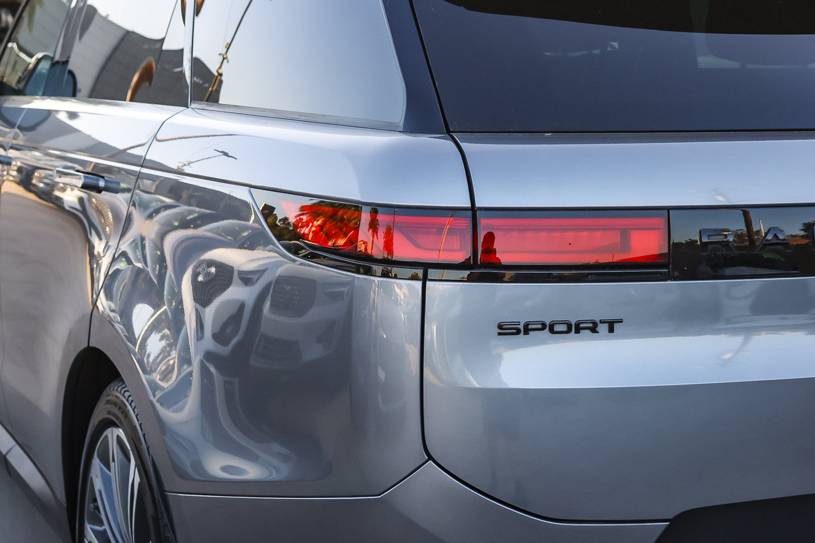 Certified 2023 Land Rover Range Rover Sport SE AWD/4WD image 8