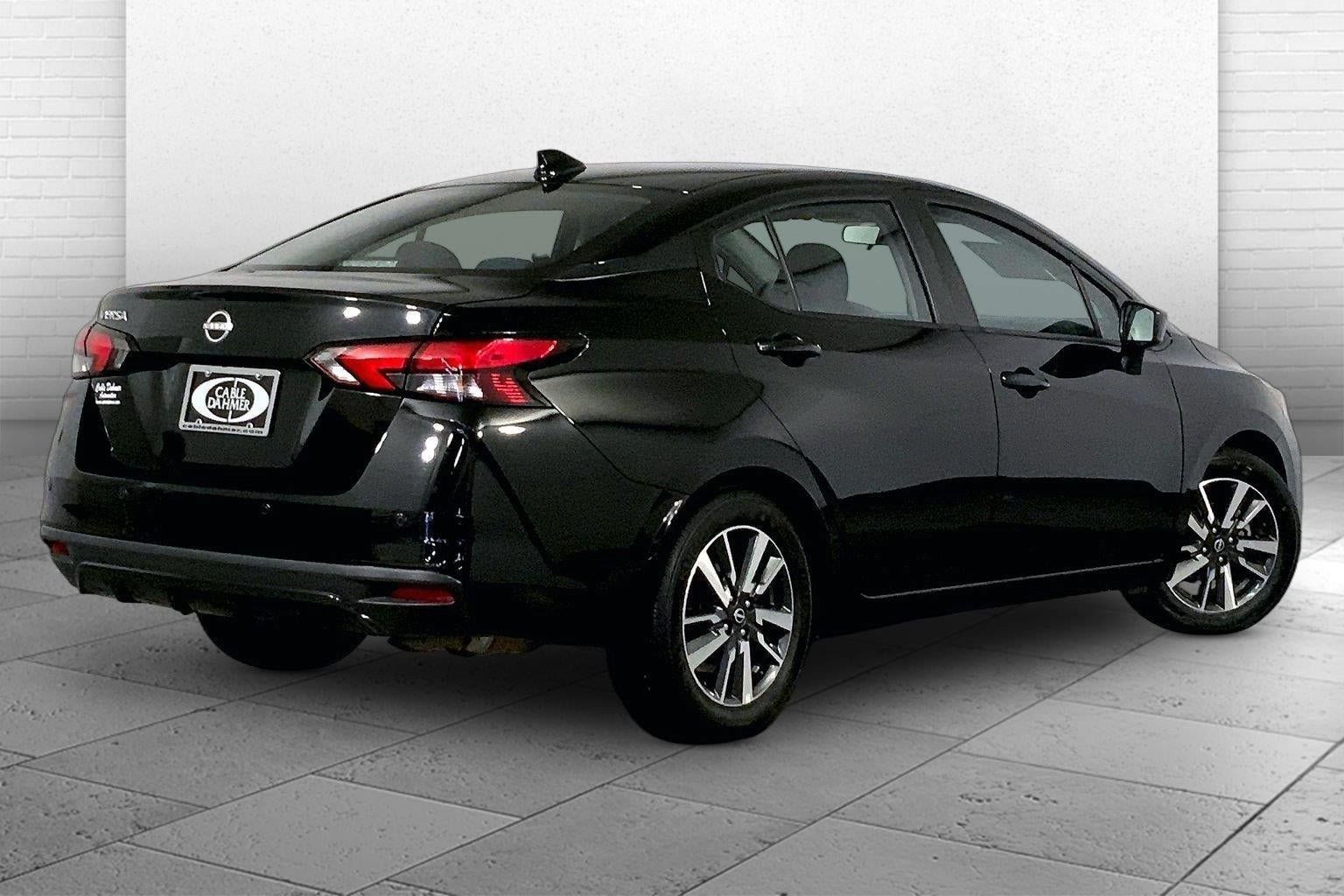 Used 2025 Nissan Versa SV FWD image 5