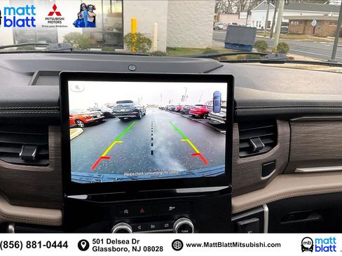 Used 2024 Ford Expedition Limited image 23