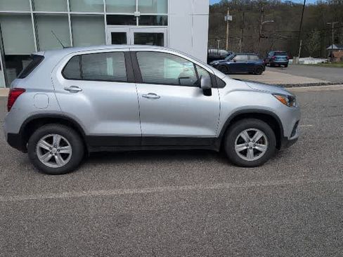 Used 2017 Chevrolet Trax LS AWD/4WD image 6