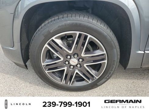 Used 2021 GMC Acadia Denali w/ Denali Ultimate Package AWD/4WD image 12
