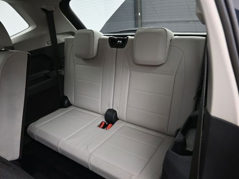 Used 2021 Volkswagen Tiguan SE image 23